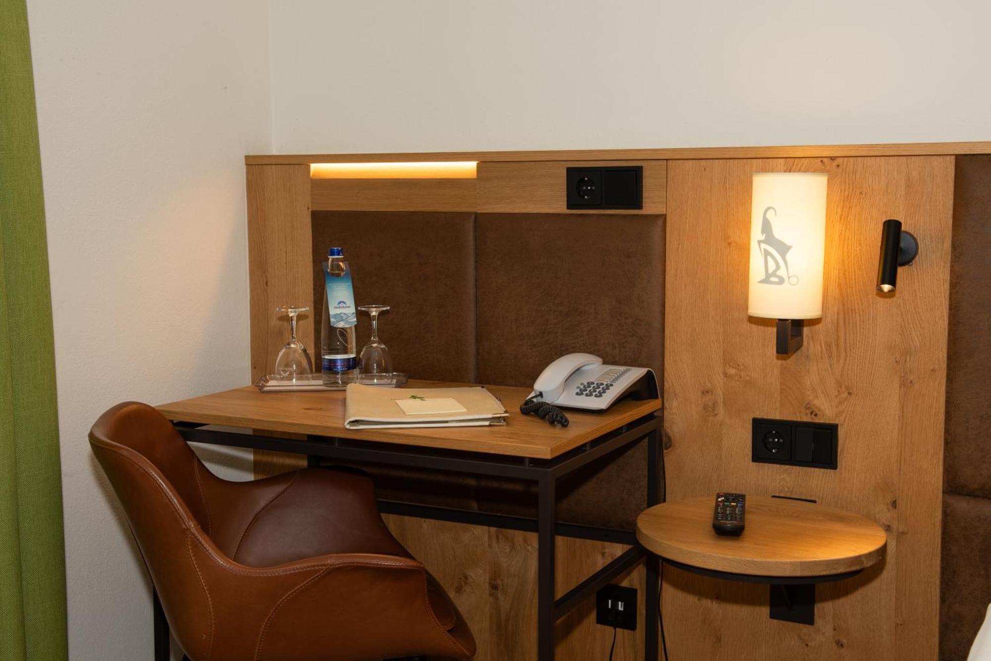 Hotel Bockmaier Oberpframmern Eksteriør billede