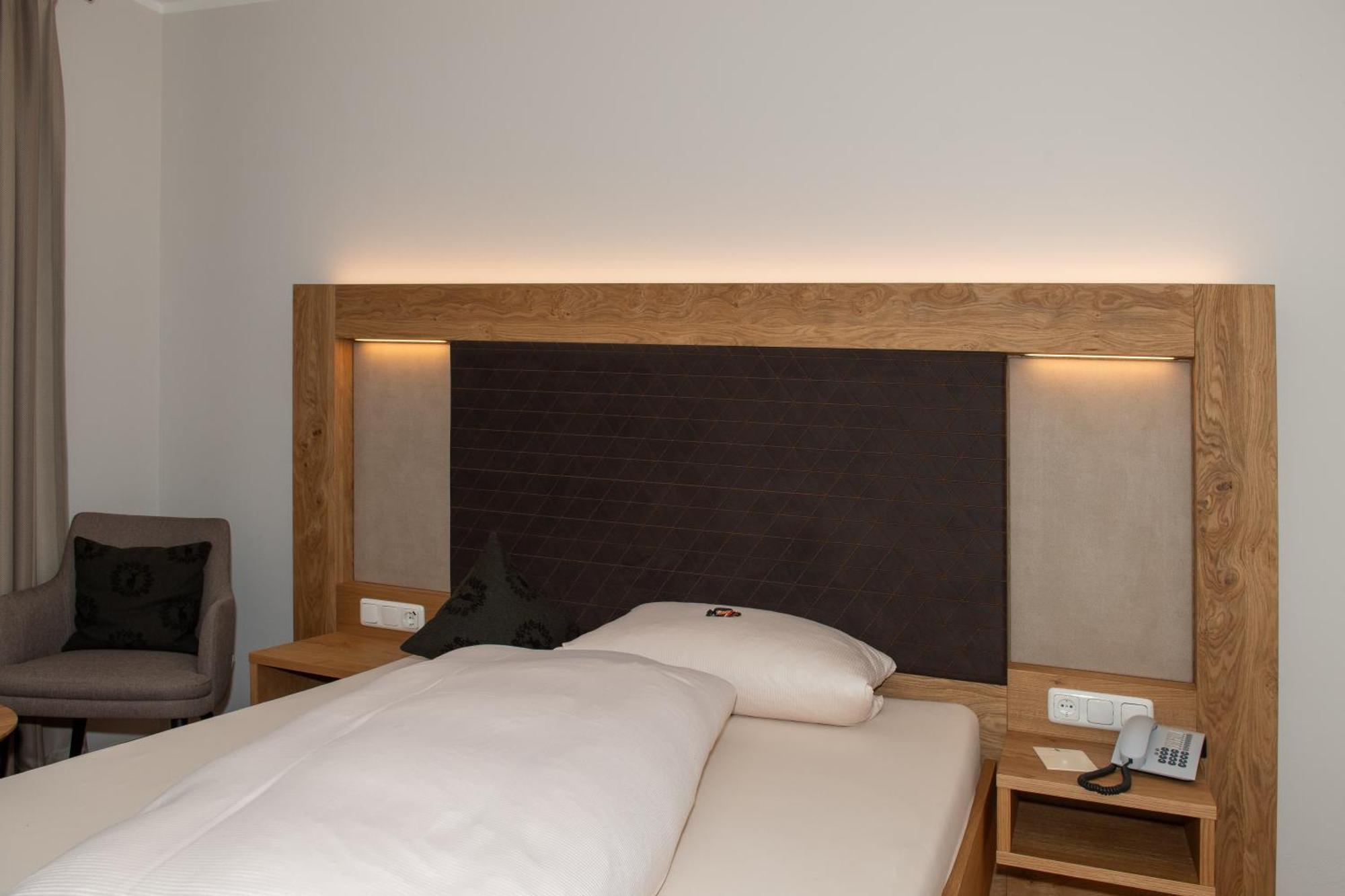 Hotel Bockmaier Oberpframmern Eksteriør billede