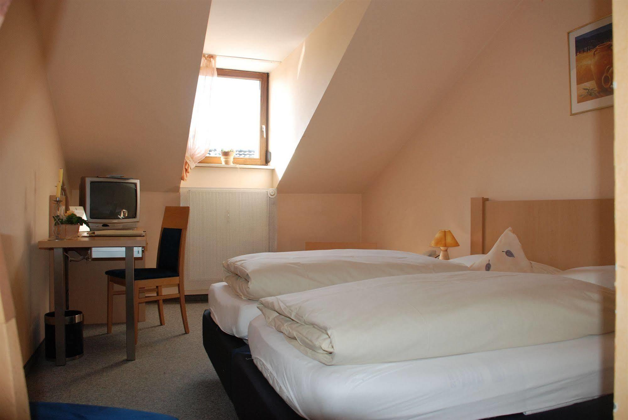 Hotel Bockmaier Oberpframmern Eksteriør billede
